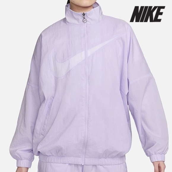 NWT $115 Nike Sportswear Essential Women's Woven Jacket Violet Medium - Picture 1 of 7